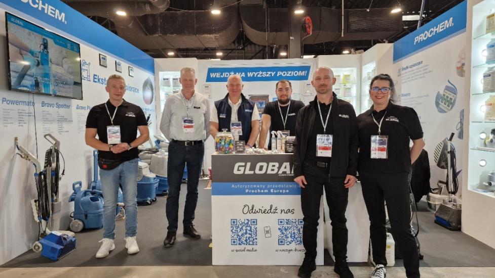 Leszek and the Global Clean team at Clean-Tech Expo ’25 with Phil third from left