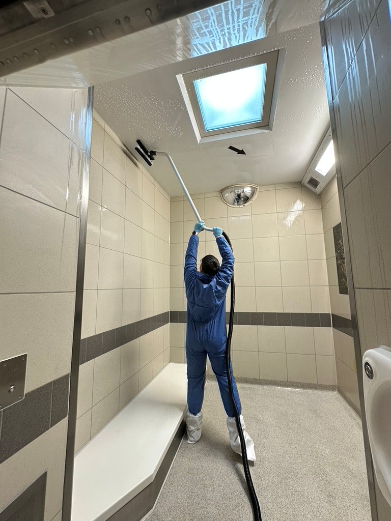 CR2 ceiling cleaning