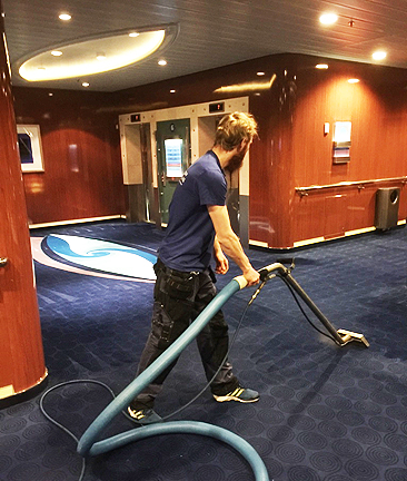 Ship carpet cleaning with Rogaland